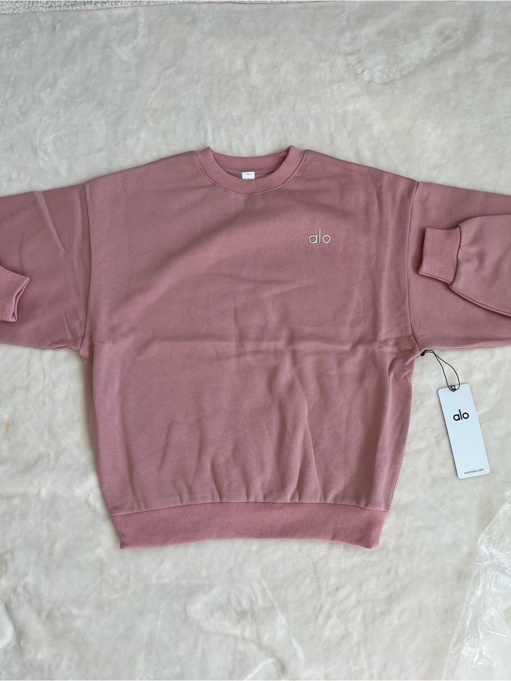 ALO Yoga accolade Crewneck Sweatshirt in Dusty Rose Pink